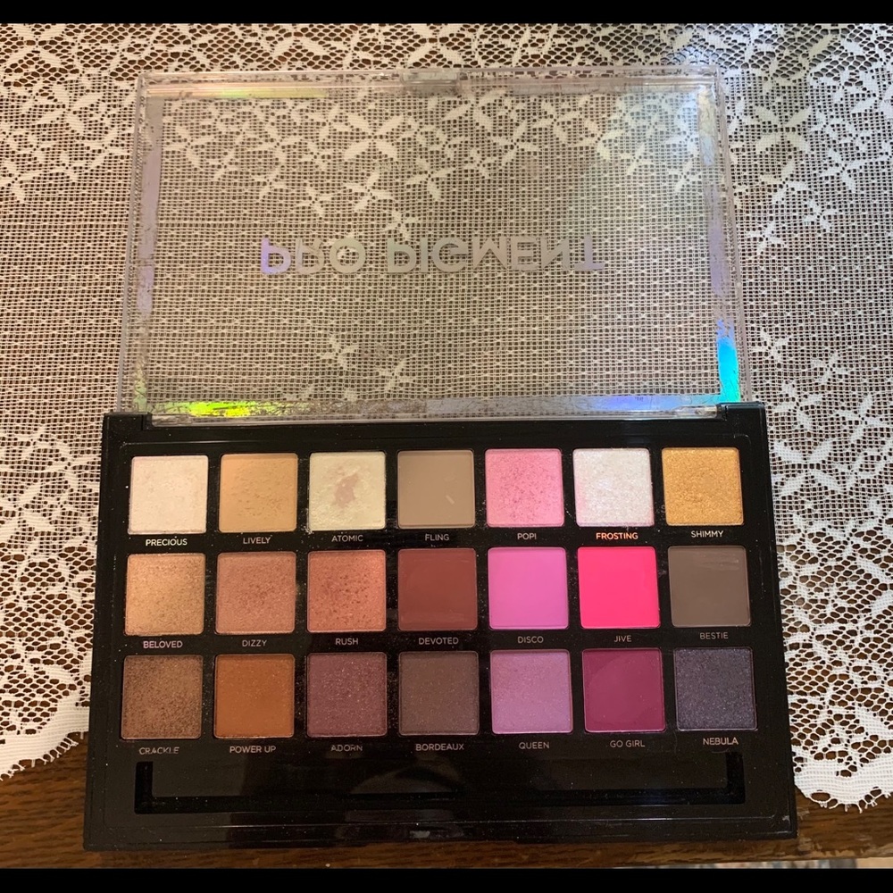 Profusion Pro Pigment Eyeshadow Palette
